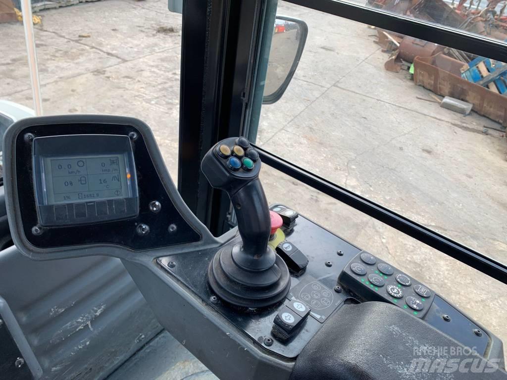 CAT CB 7 Катки тротуарные