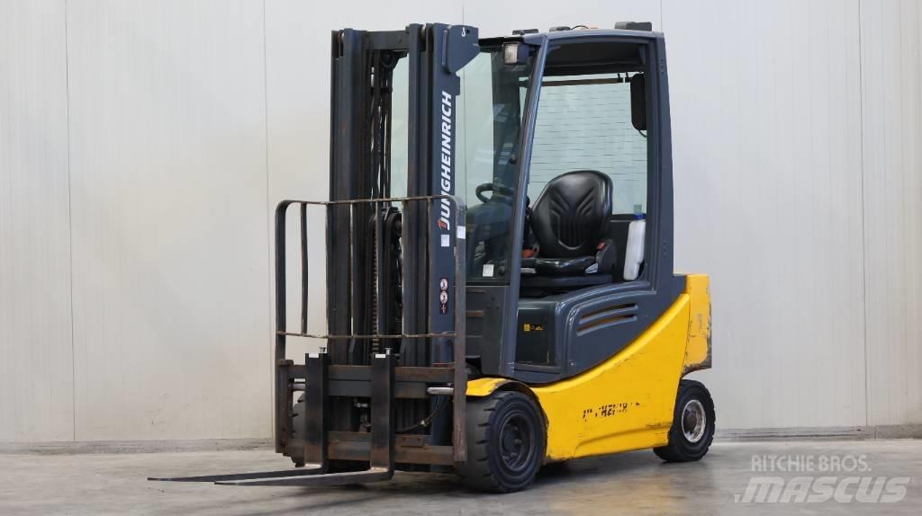 Jungheinrich EFG 320 Электропогрузчики