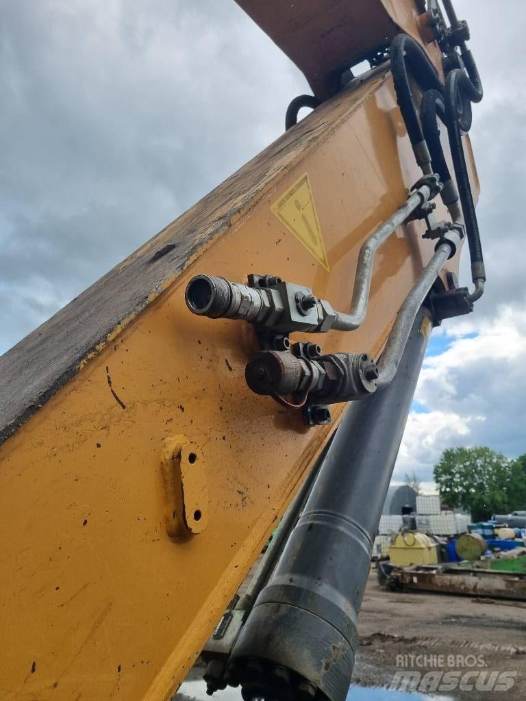 Liebherr R 922 Гусеничные экскаваторы
