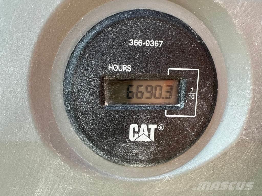 CAT 326FL Гусеничные экскаваторы