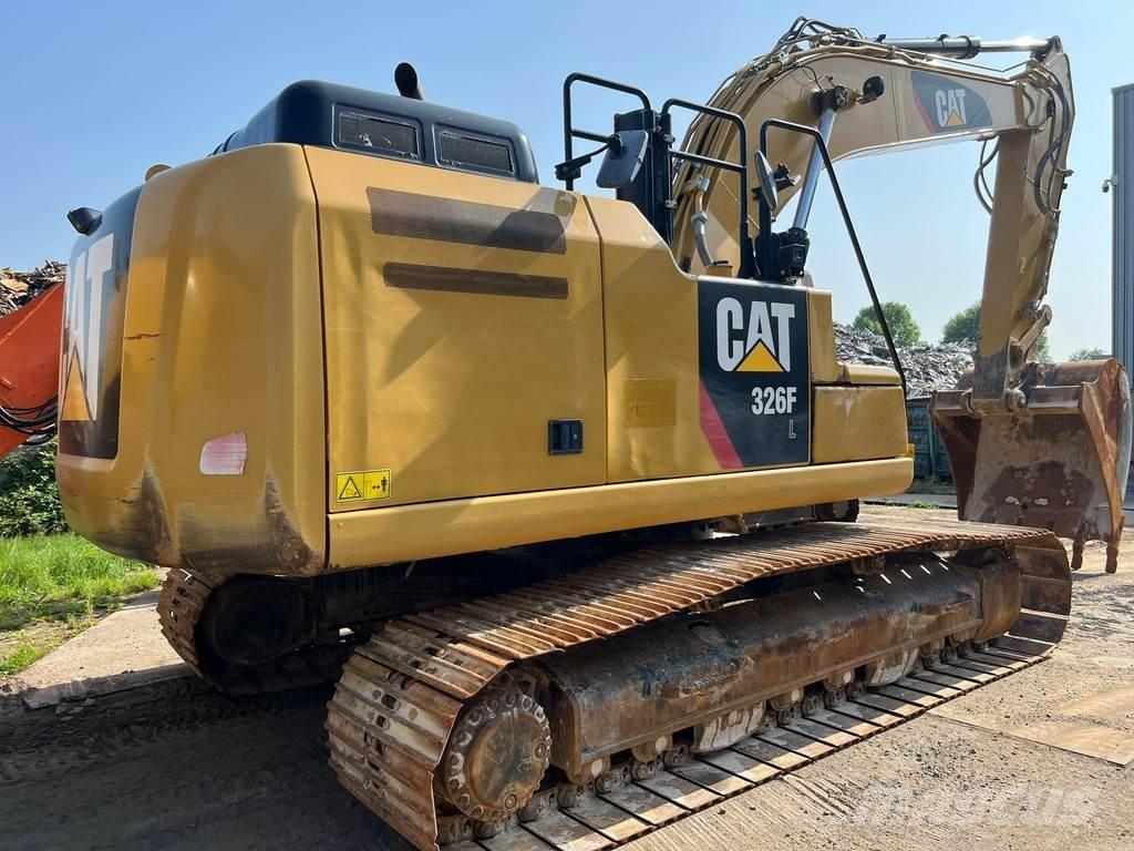 CAT 326FL Гусеничные экскаваторы