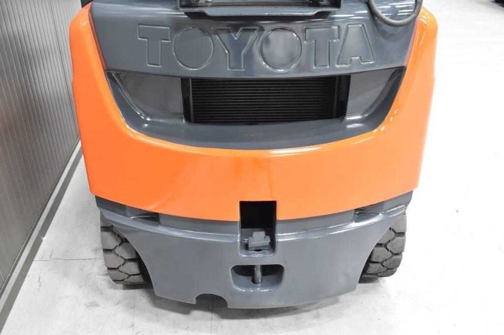 Toyota 06-8FG15F Газовые погрузчики