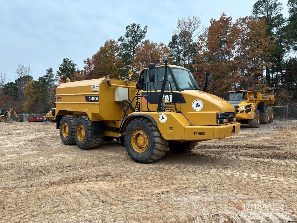 CAT 730 Поливочные машины