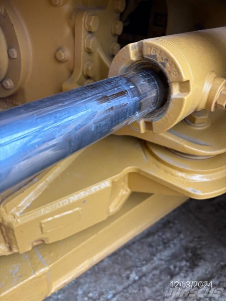 CAT 730 Поливочные машины