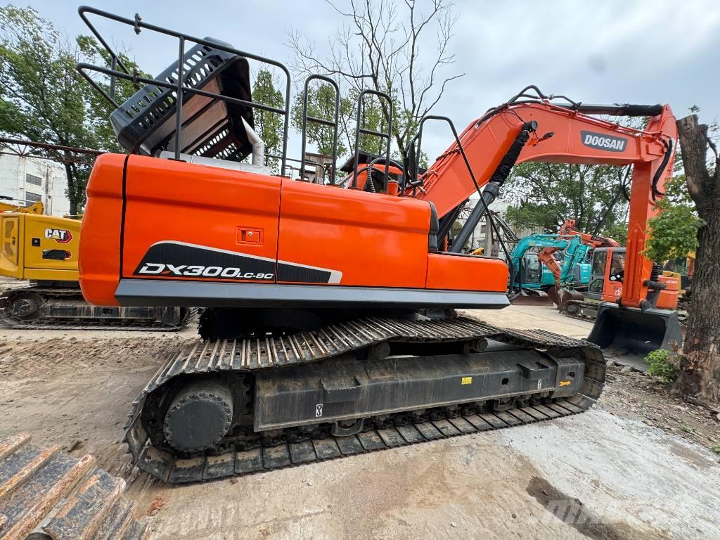 Doosan DX 300 Гусеничные экскаваторы