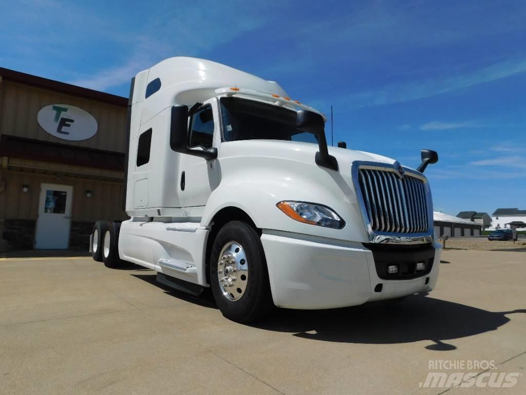 International LT 625 Седельные тягачи
