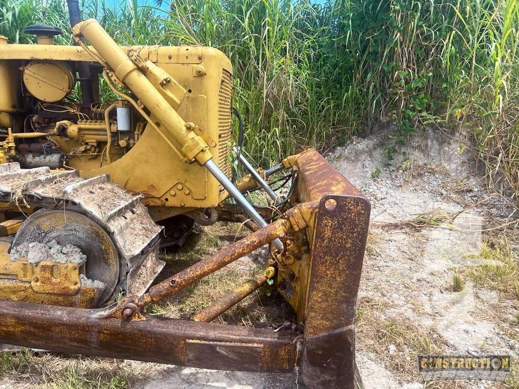 CAT D 6 C Гусеничные бульдозеры