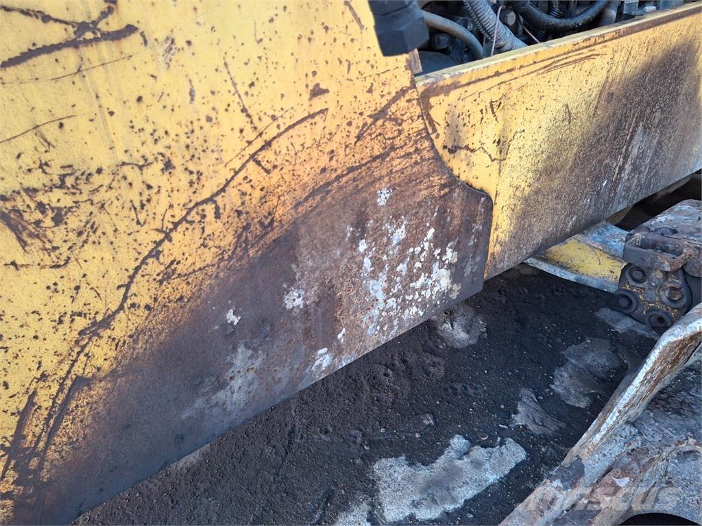 Komatsu D65EX-12 Прочие фургоны