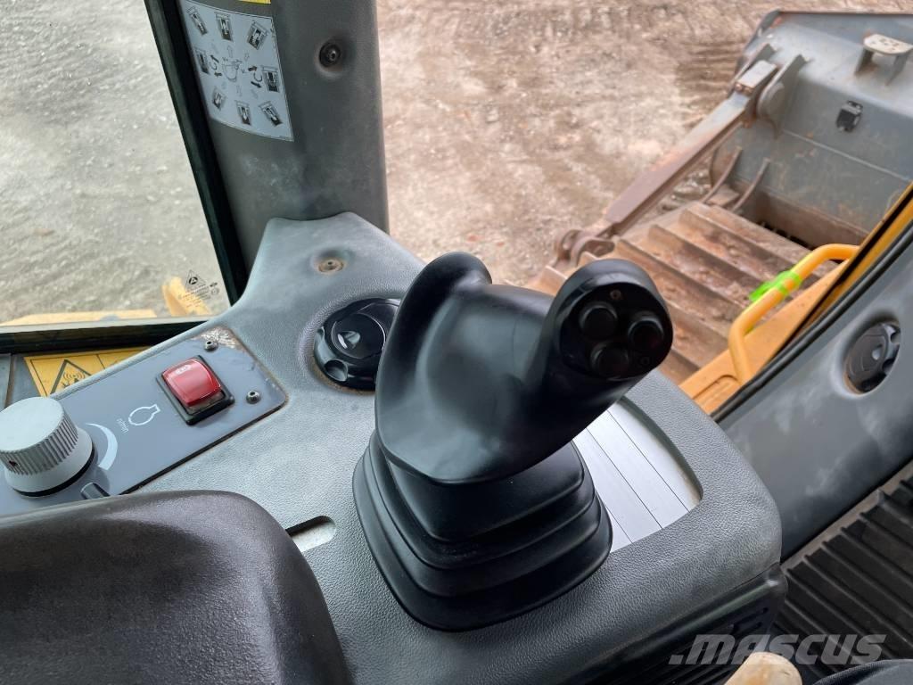 Liebherr PR 746 Гусеничные бульдозеры