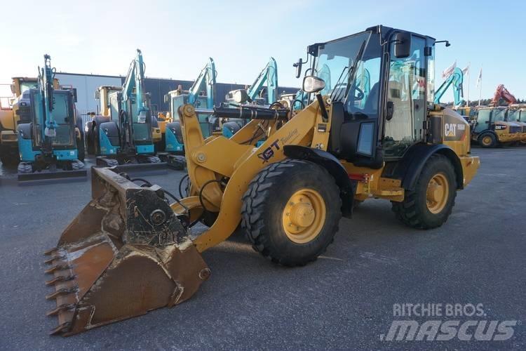 CAT 906 M Фронтальные погрузчики