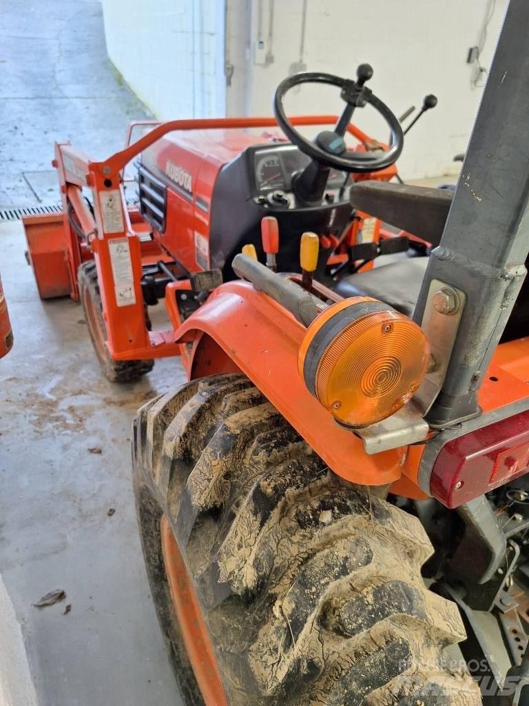 Kubota B 2710 Трактора