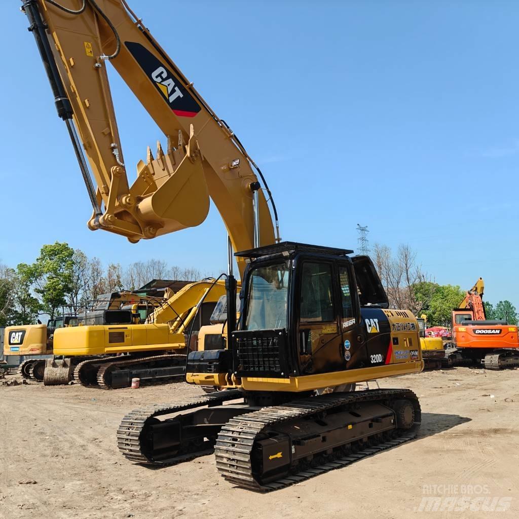 CAT 320D2 Гусеничные экскаваторы