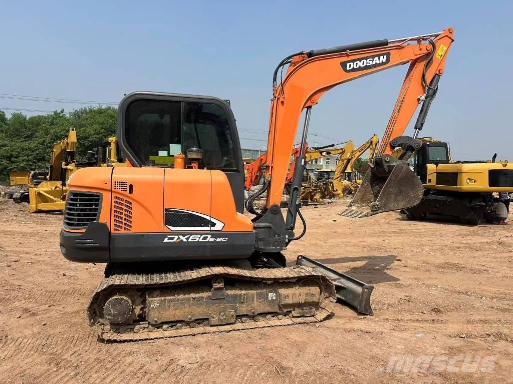 Doosan DX 60 Гусеничные экскаваторы