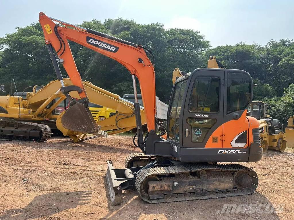 Doosan DX 60 Гусеничные экскаваторы