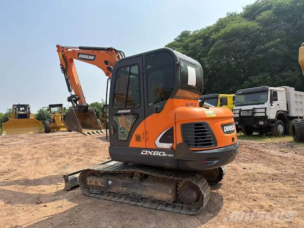 Doosan DX 60 Гусеничные экскаваторы