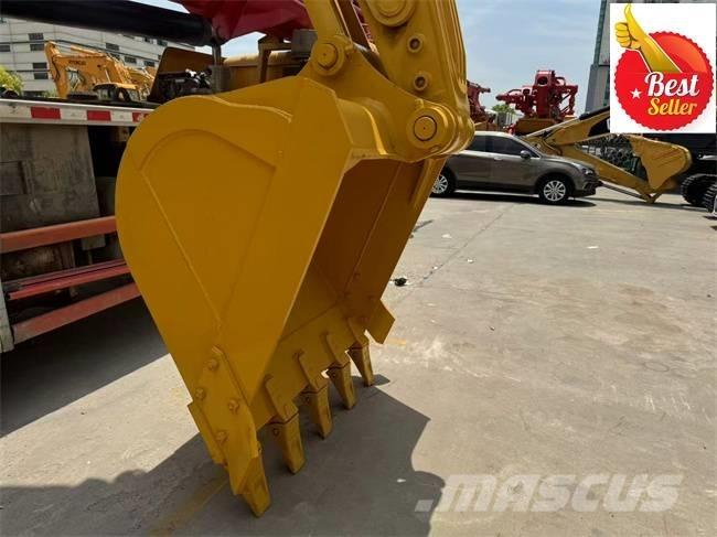 Komatsu PC 220 Гусеничные экскаваторы