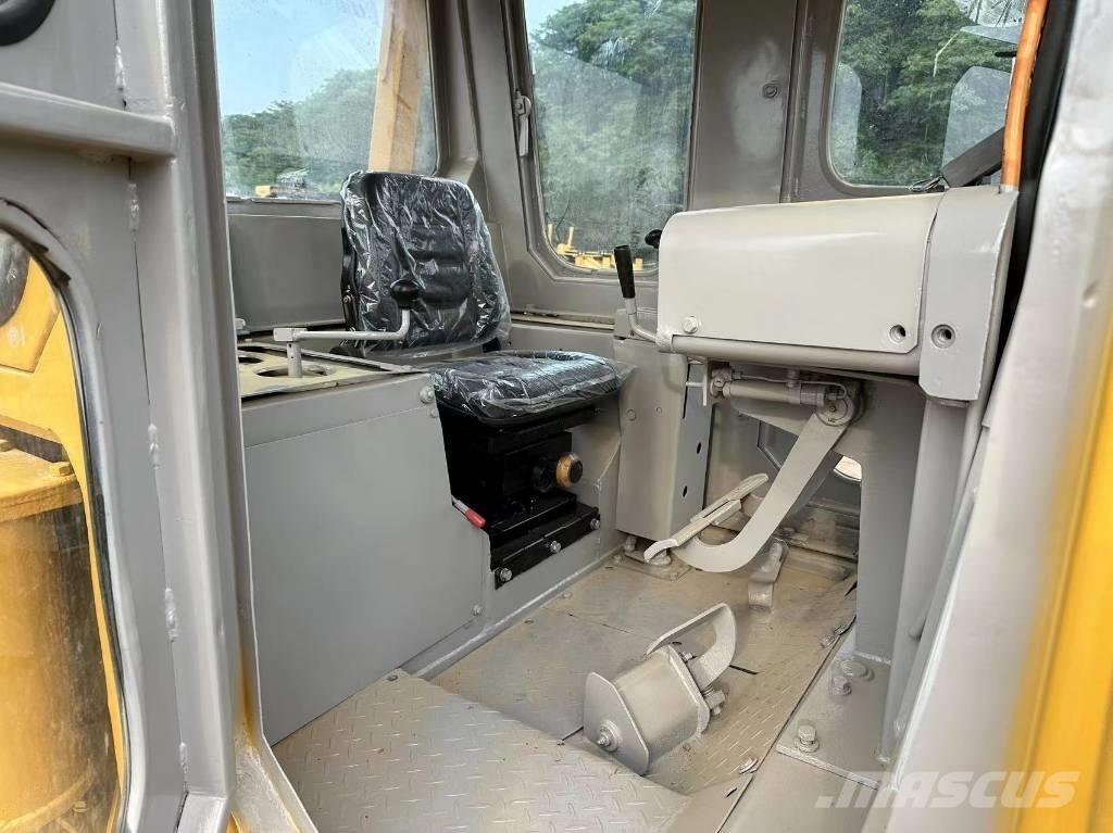 CAT D7G Гусеничные бульдозеры