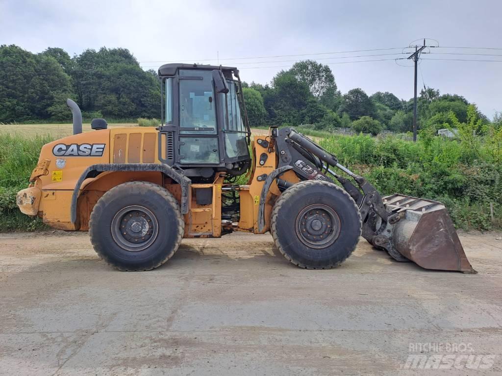 CASE 621 F XT Фронтальные погрузчики