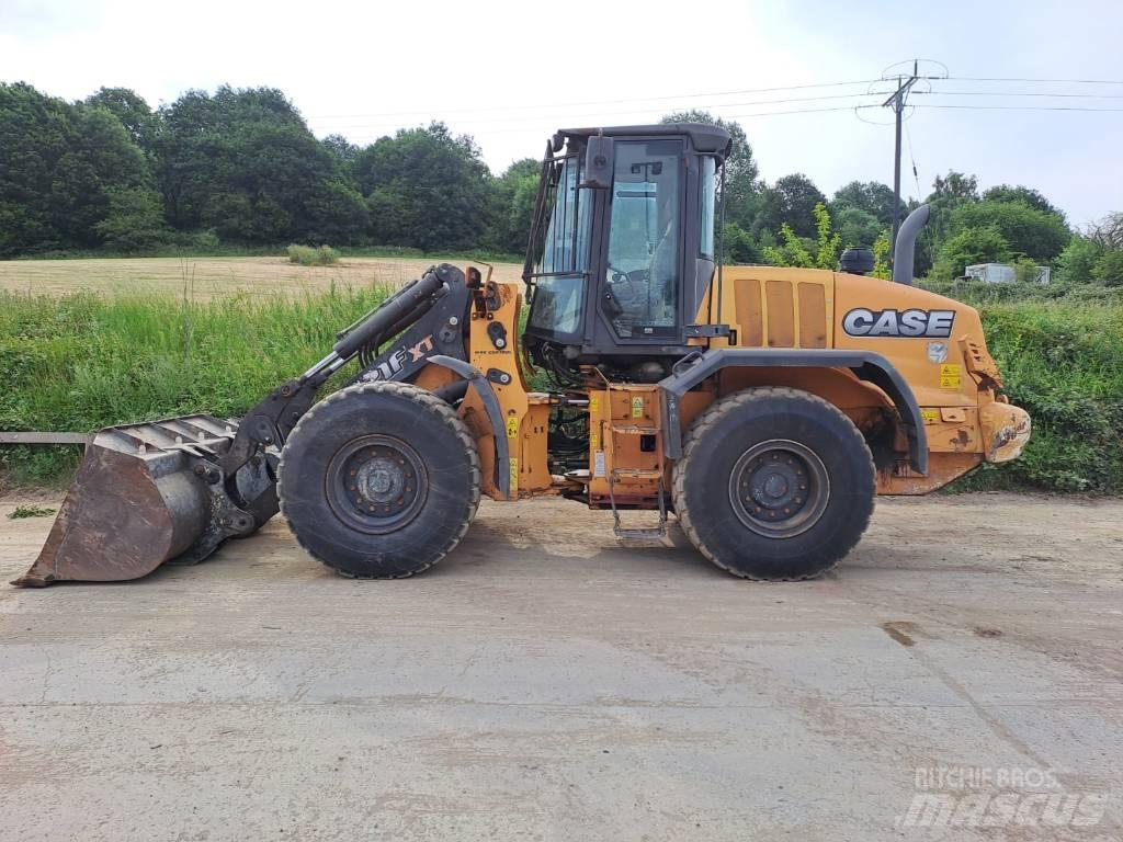 CASE 621 F XT Фронтальные погрузчики
