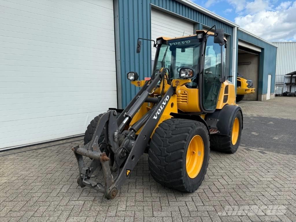 Volvo L 25 F Фронтальные погрузчики