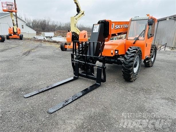 SkyTrak 8042 Телескопические погрузчики