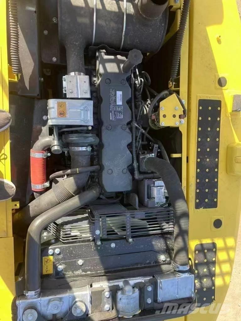 Komatsu 210LC-8 Гусеничные экскаваторы