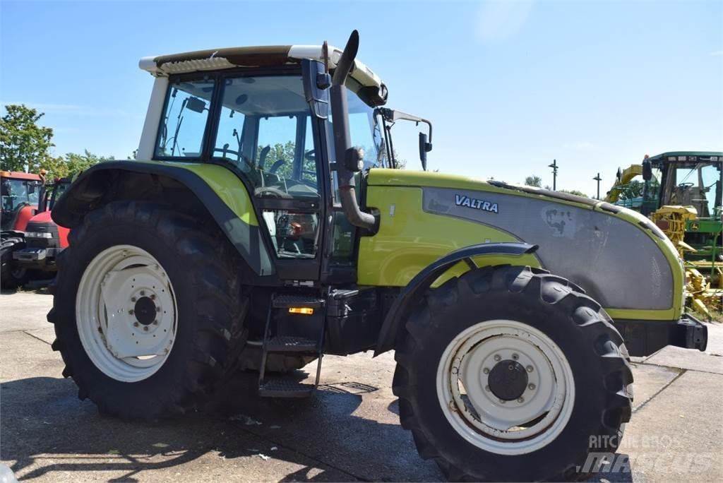 Valtra T120 Трактора