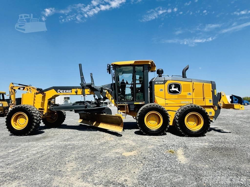 DEERE 672G Грейдеры