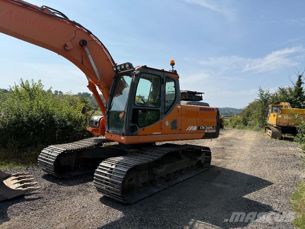 Doosan DX 225 LC Гусеничные экскаваторы