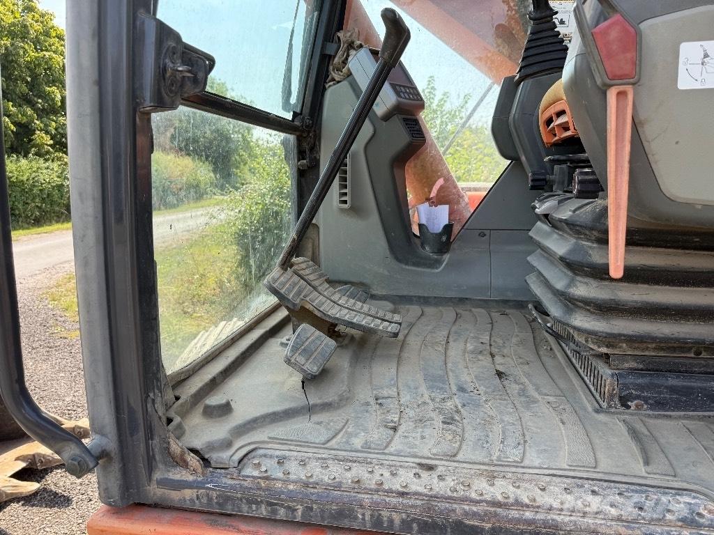 Doosan DX 225 LC Гусеничные экскаваторы