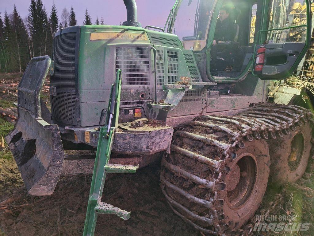 John Deere 1910 Форвардеры