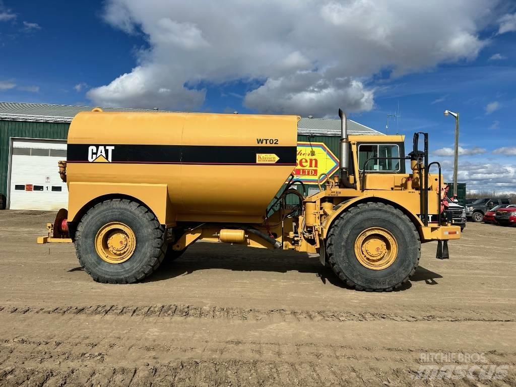 CAT 25D Поливочные машины