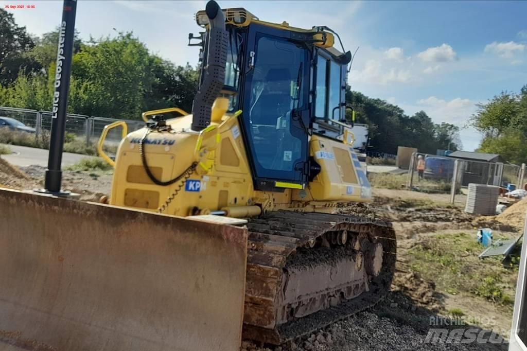 Komatsu D51 PX-24 Гусеничные бульдозеры