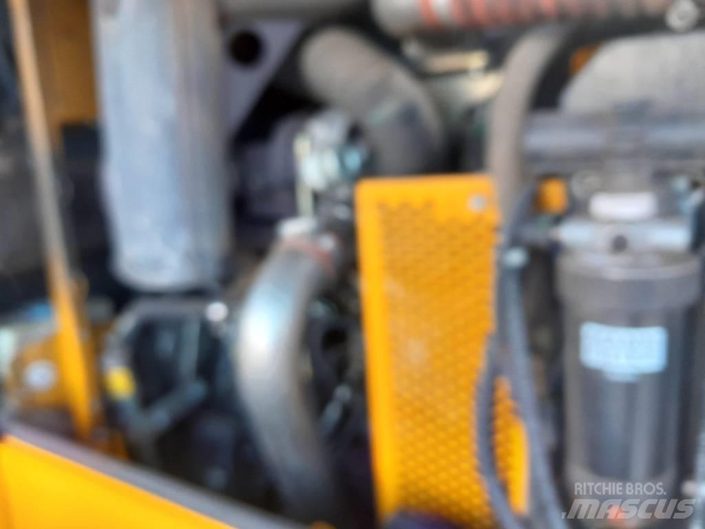 JCB 412 Сельскохозяйственные телескопические погрузчики