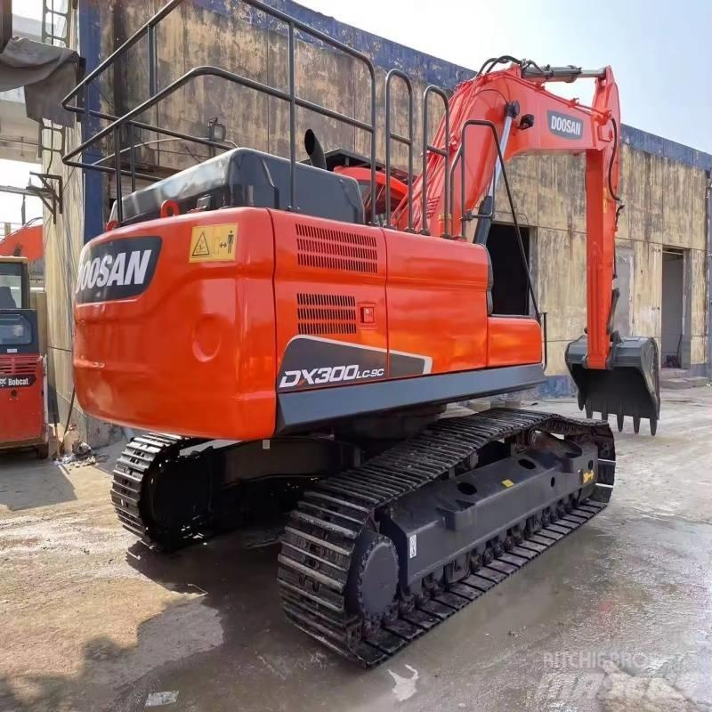Doosan DX 300 LC-9C Гусеничные экскаваторы