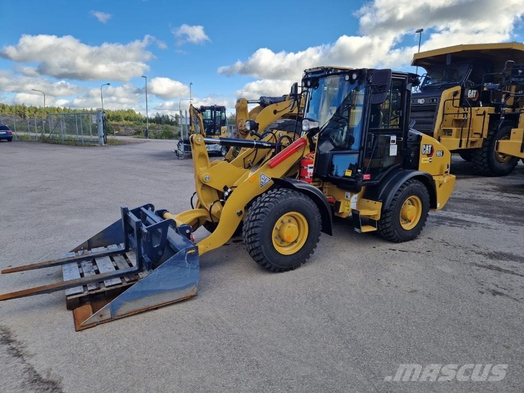 CAT 906 Фронтальные погрузчики