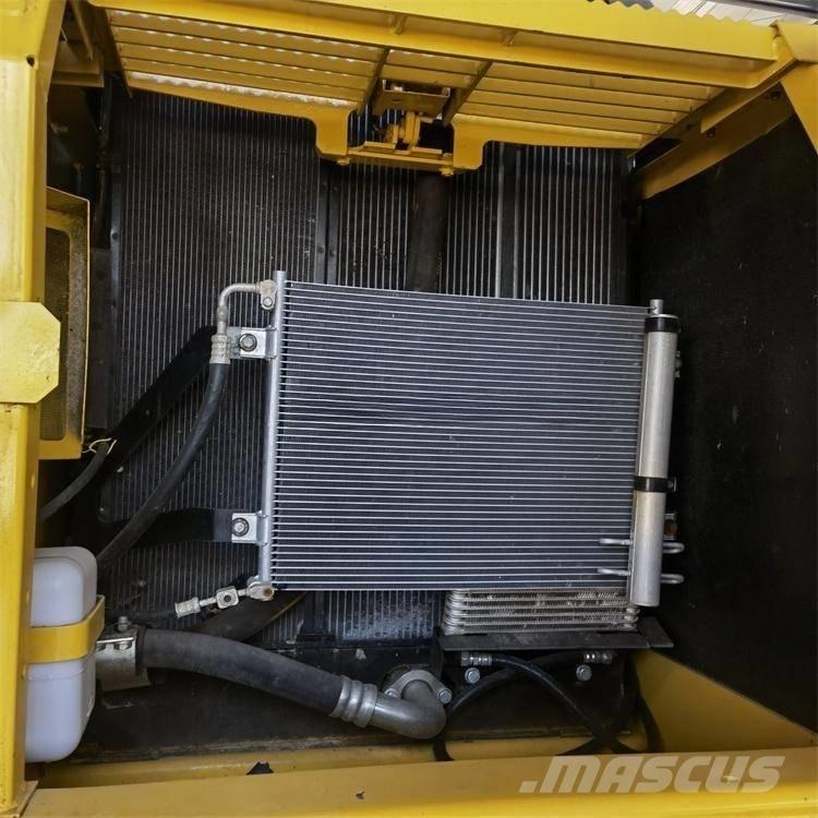 Komatsu PC200-8 Гусеничные экскаваторы