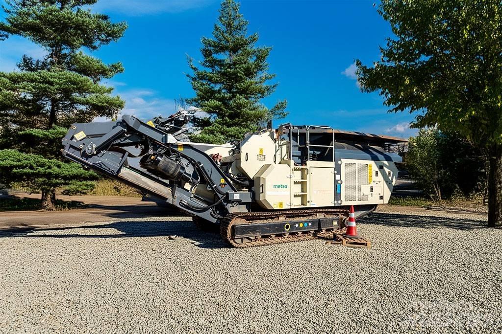 Metso J90 Мобильные дробилки