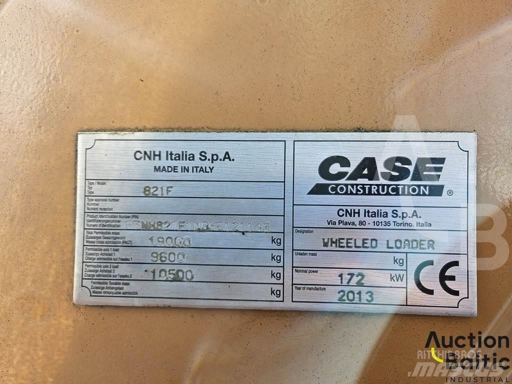 CASE 821 F Фронтальные погрузчики