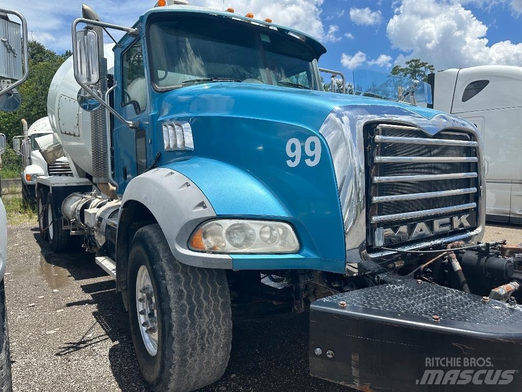 Mack GU 800 Специальные грузовики