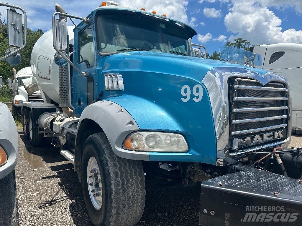 Mack GU 800 Специальные грузовики