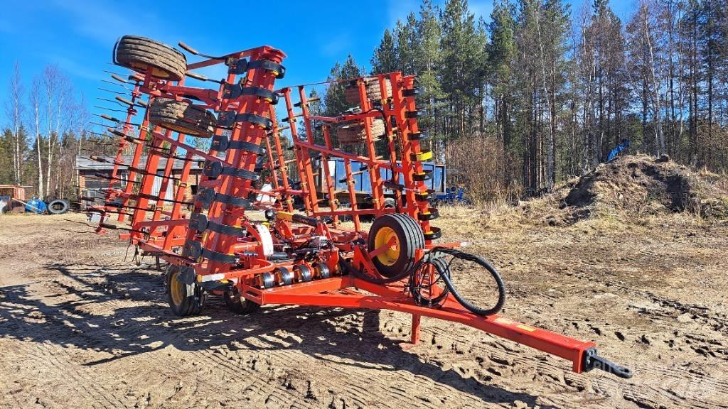 Väderstad Ferox 700 Пружинные бороны