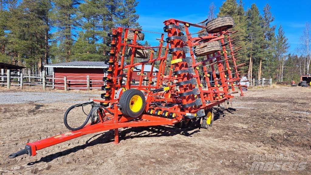Väderstad Ferox 700 Пружинные бороны