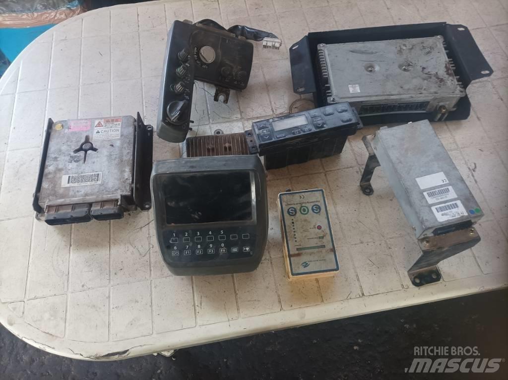 Hitachi ZX 350 LC-6 Электронные блоки