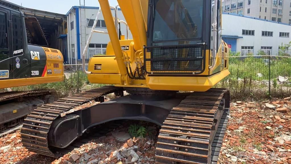 Komatsu PC 210 Гусеничные экскаваторы