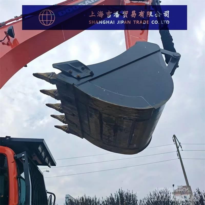 Doosan DX 225 Гусеничные экскаваторы