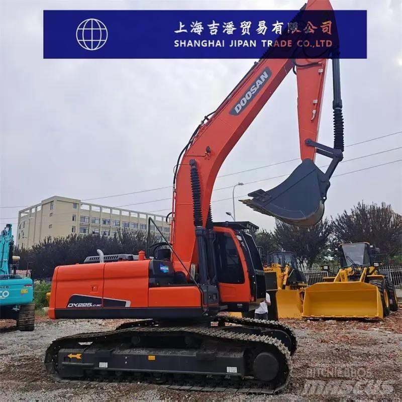 Doosan DX 225 Гусеничные экскаваторы