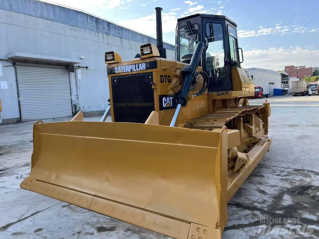CAT D7G Гусеничные бульдозеры