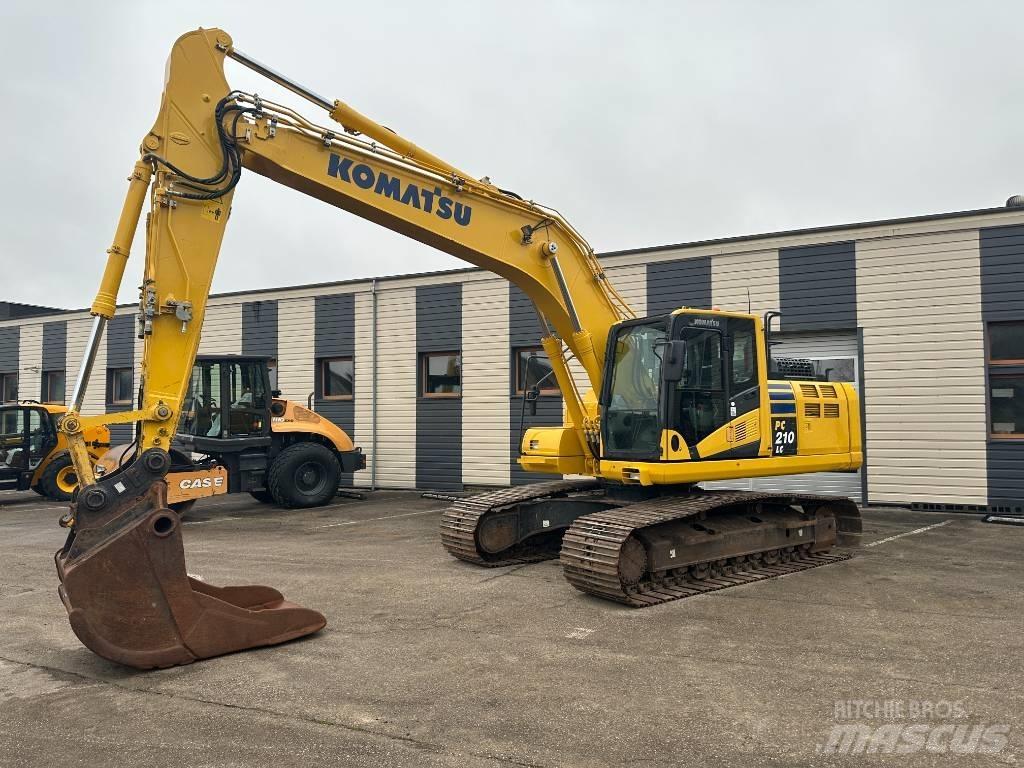Komatsu PC210LC-11 Гусеничные экскаваторы
