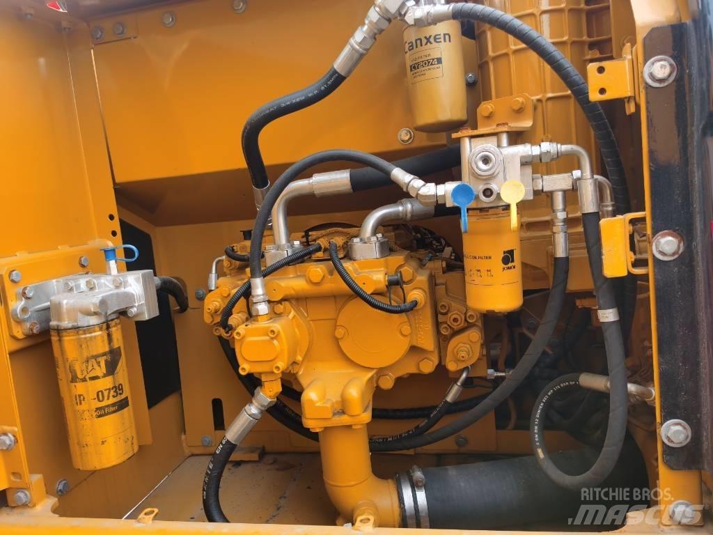 CAT 320 D2 Гусеничные экскаваторы